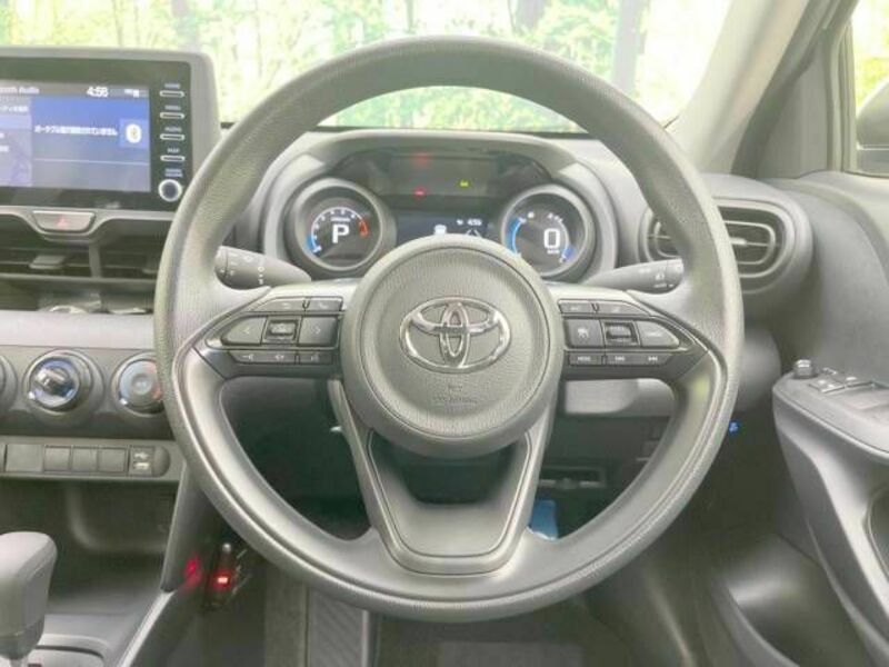 YARIS CROSS-11