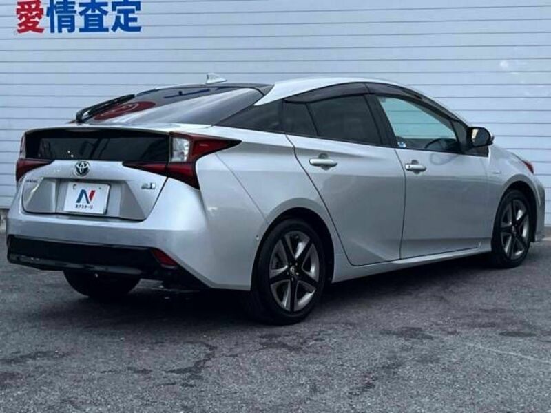 PRIUS-17