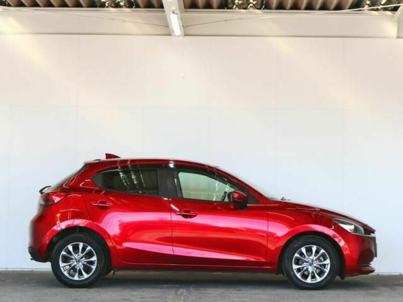 MAZDA2-4