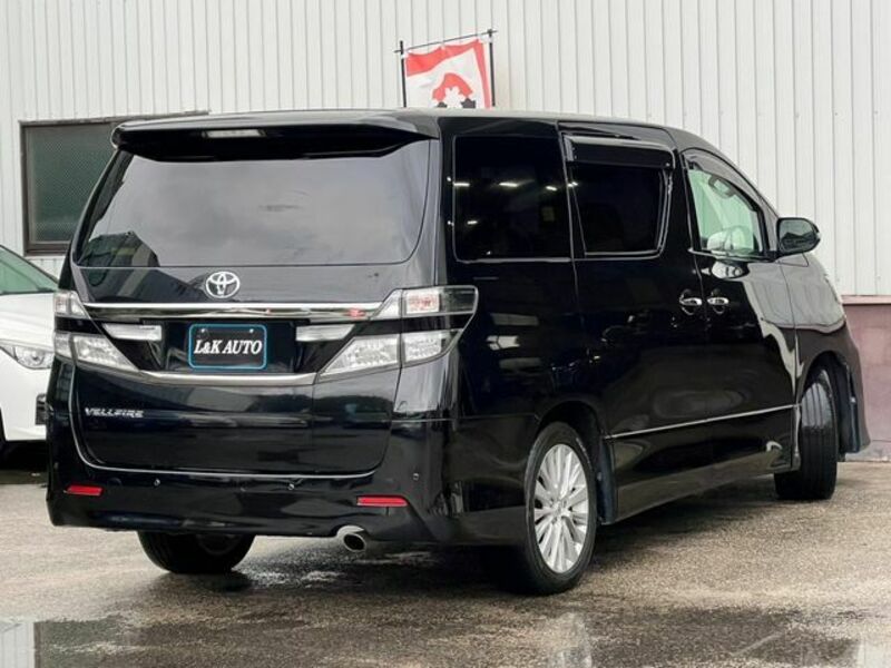 VELLFIRE-1