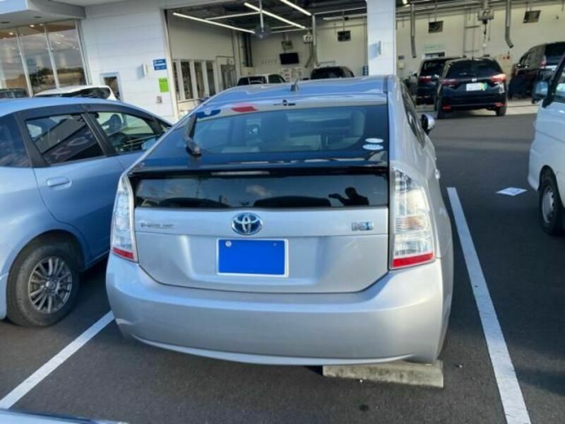 PRIUS-4