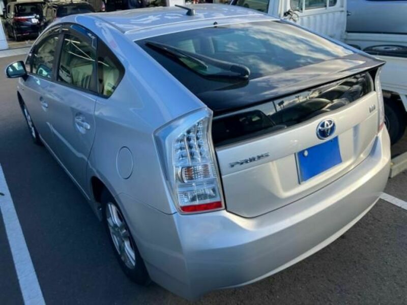 PRIUS-6