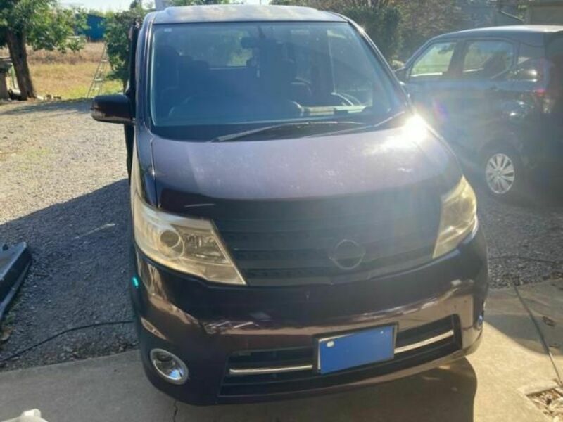 NISSAN　SERENA