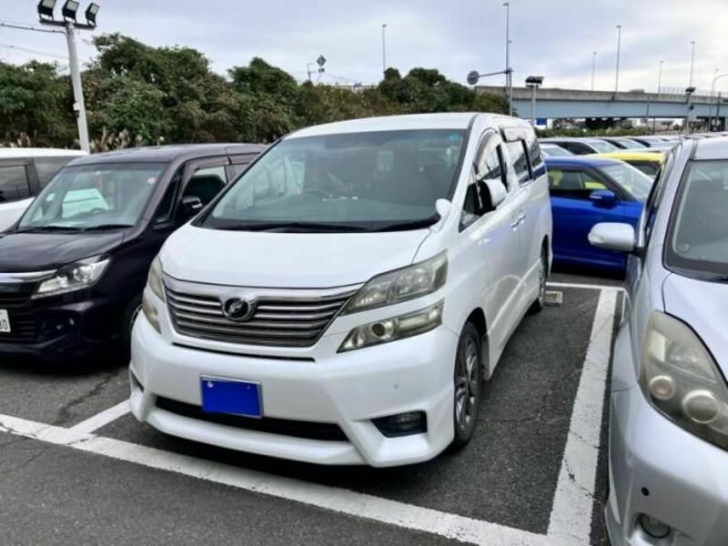 TOYOTA　VELLFIRE