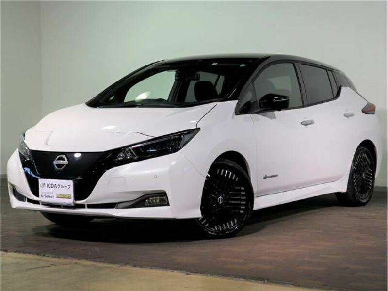 NISSAN　LEAF