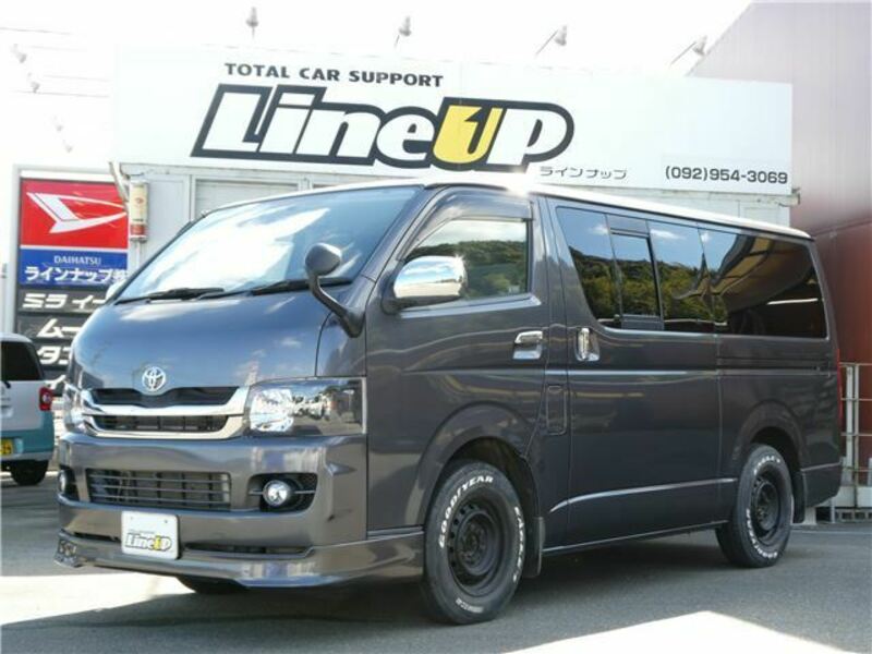 TOYOTA　HIACE VAN