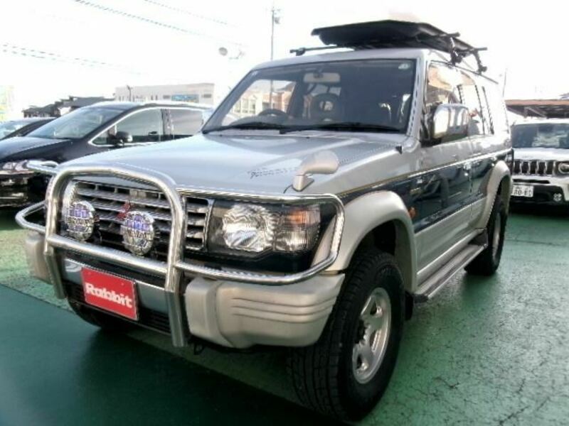 MITSUBISHI　PAJERO