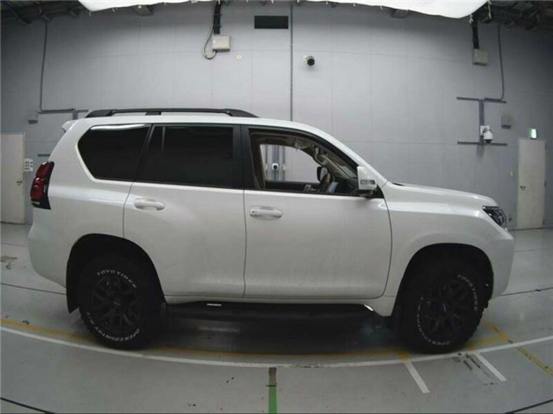 LAND CRUISER PRADO-2