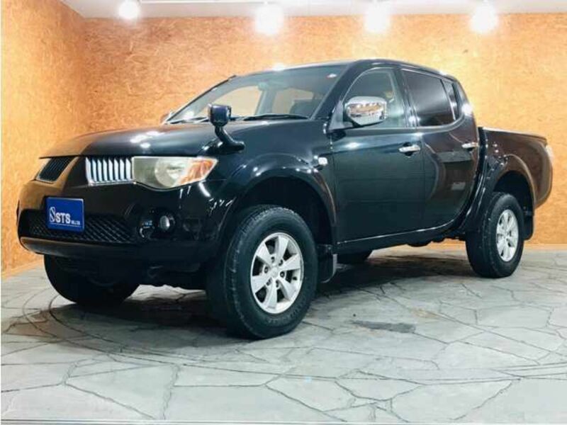 MITSUBISHI　TRITON