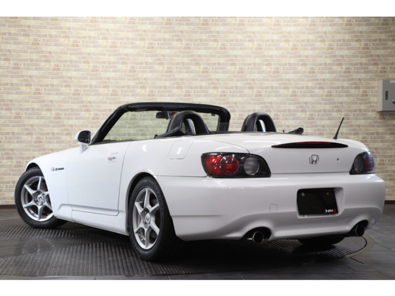 S2000-8