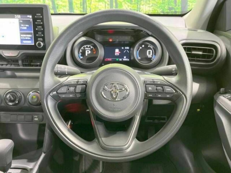 YARIS CROSS-11