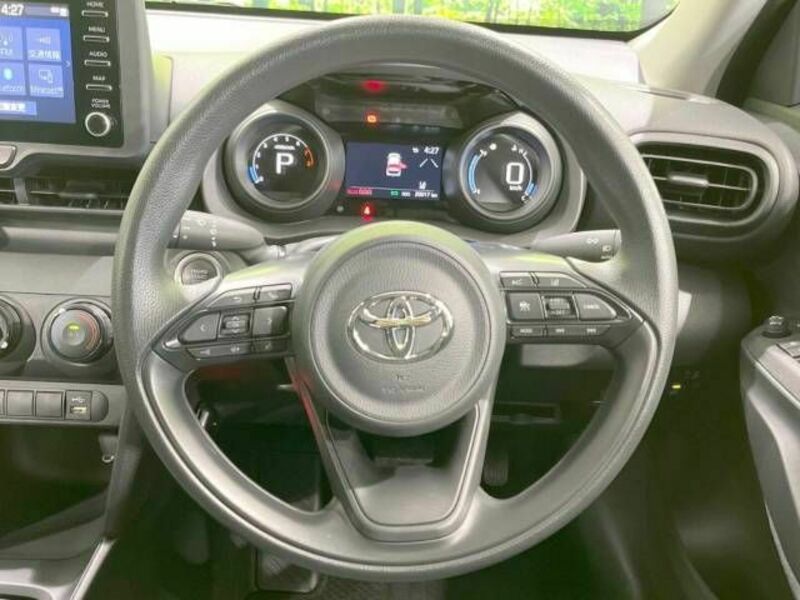 YARIS CROSS-11