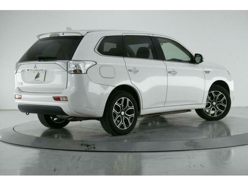 OUTLANDER PHEV-2