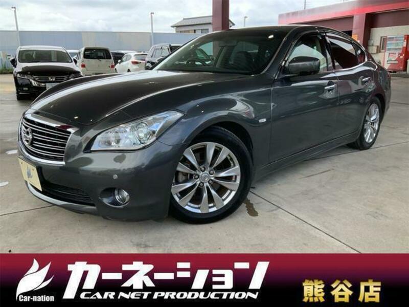 NISSAN　FUGA