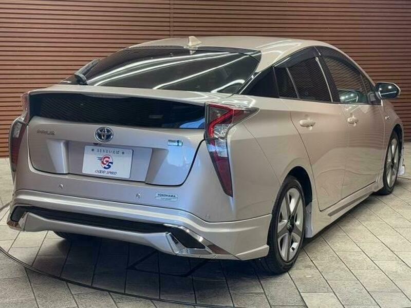 PRIUS-16