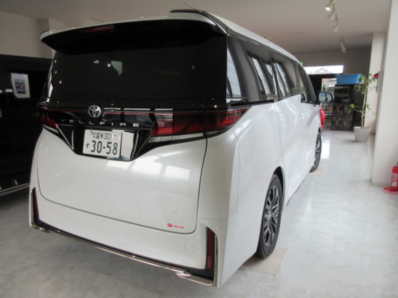 VELLFIRE-6