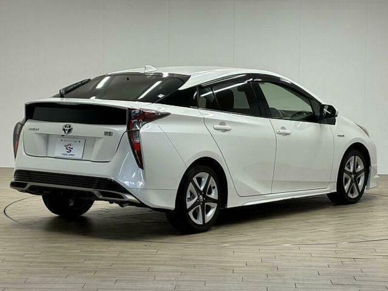 PRIUS-15