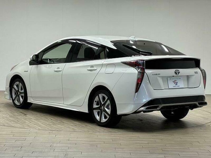 PRIUS-16