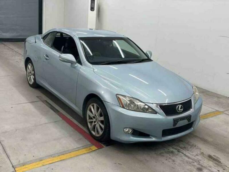 LEXUS　IS