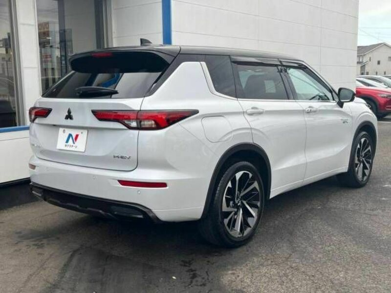 OUTLANDER PHEV-17