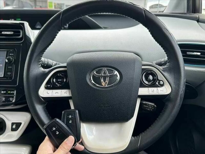 PRIUS-4