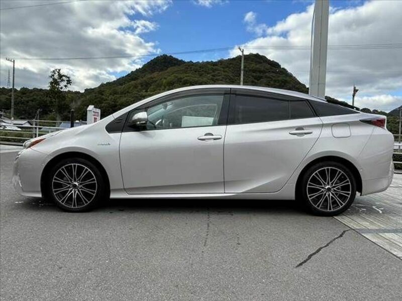 PRIUS-17