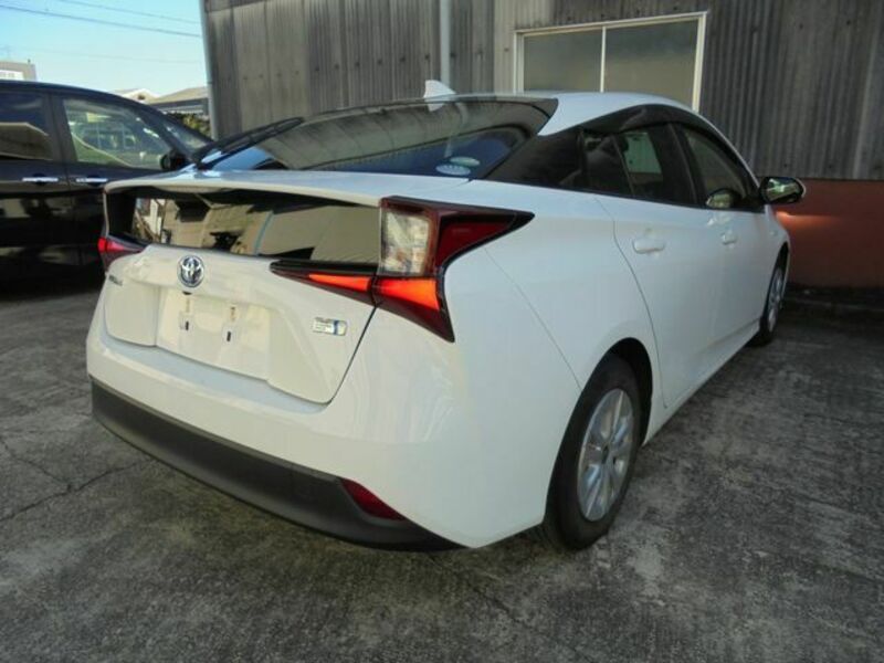 PRIUS-4