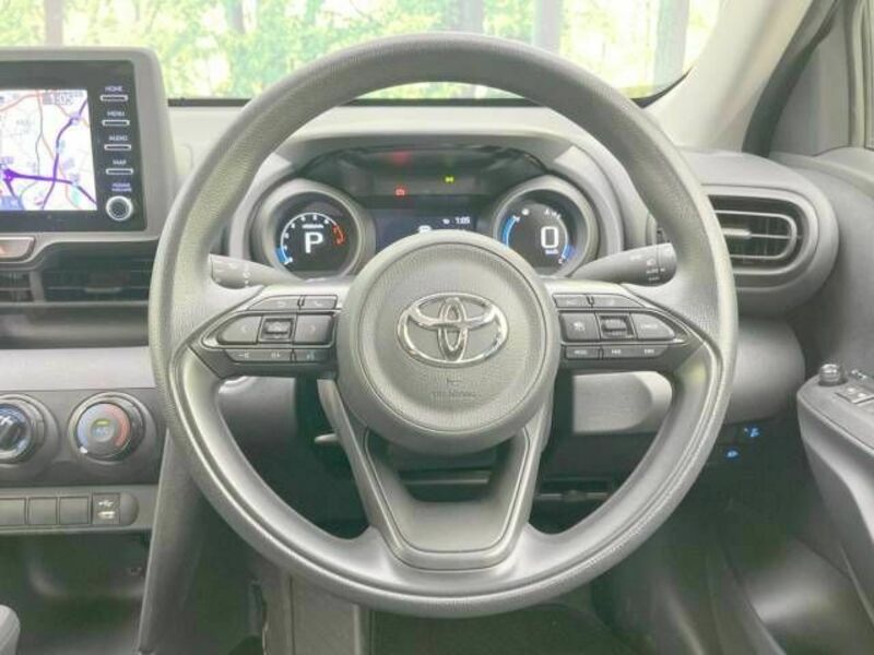 YARIS CROSS-11