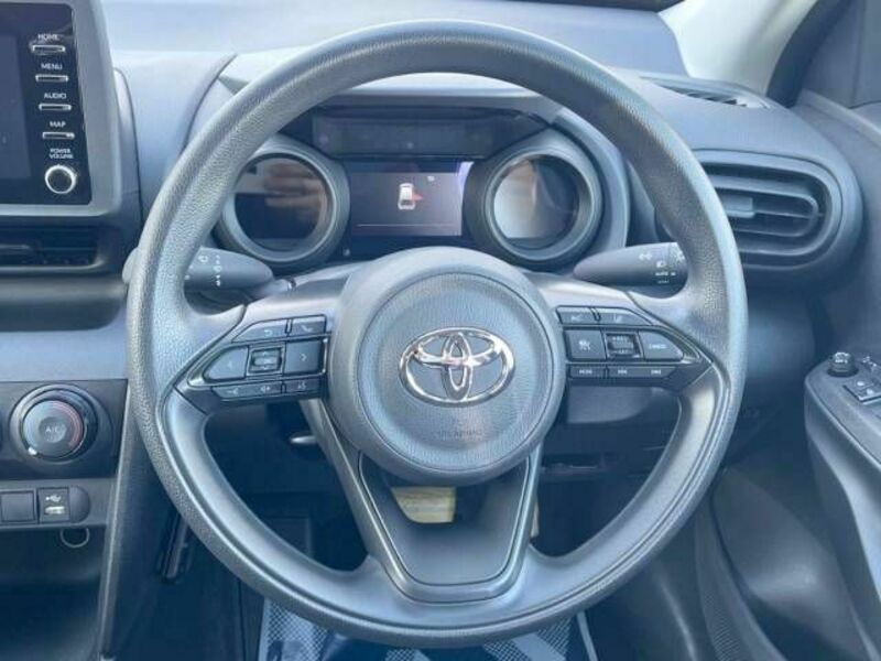 YARIS CROSS-11