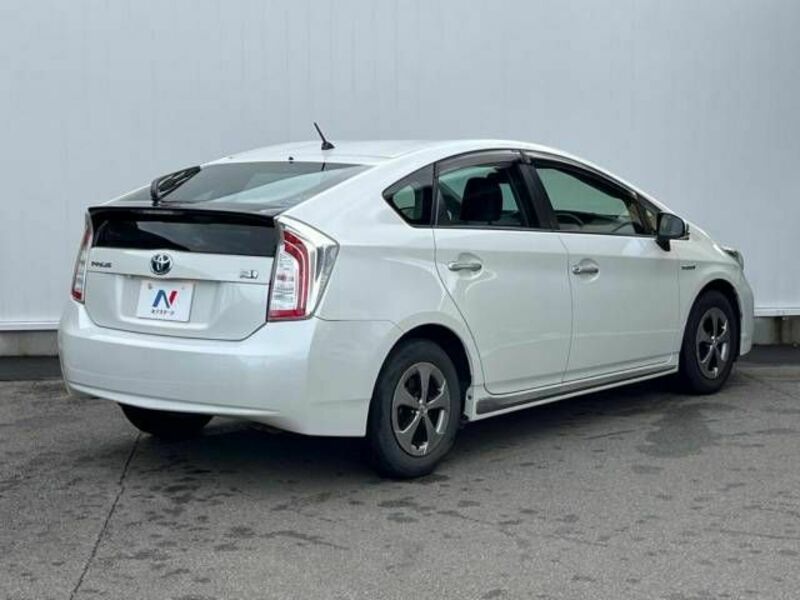 PRIUS-17