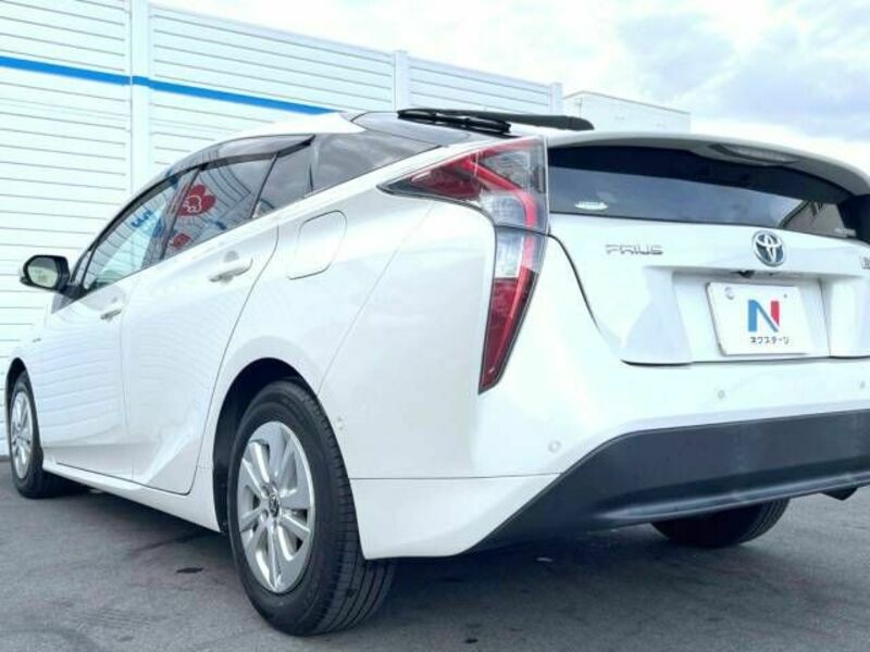 PRIUS-16