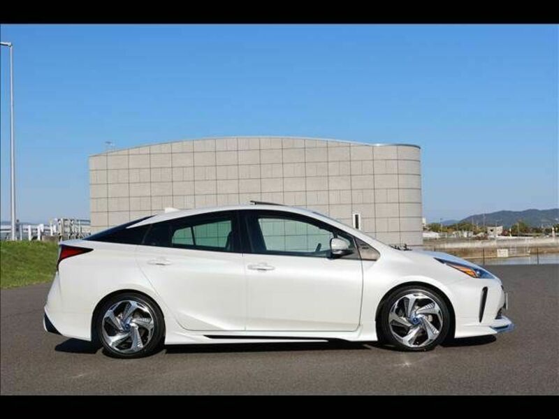 PRIUS-6