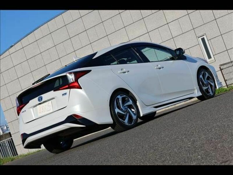 PRIUS-7