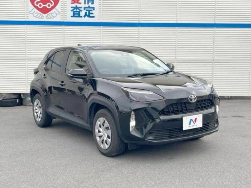 YARIS CROSS-16