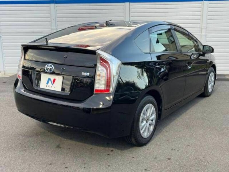 PRIUS-16