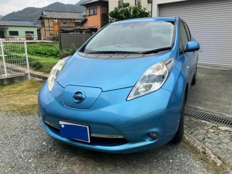 NISSAN　LEAF