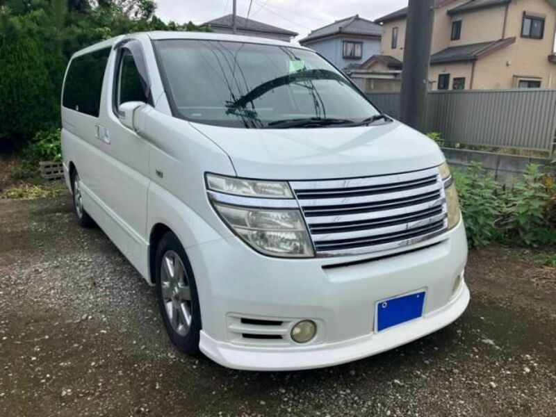 NISSAN　ELGRAND