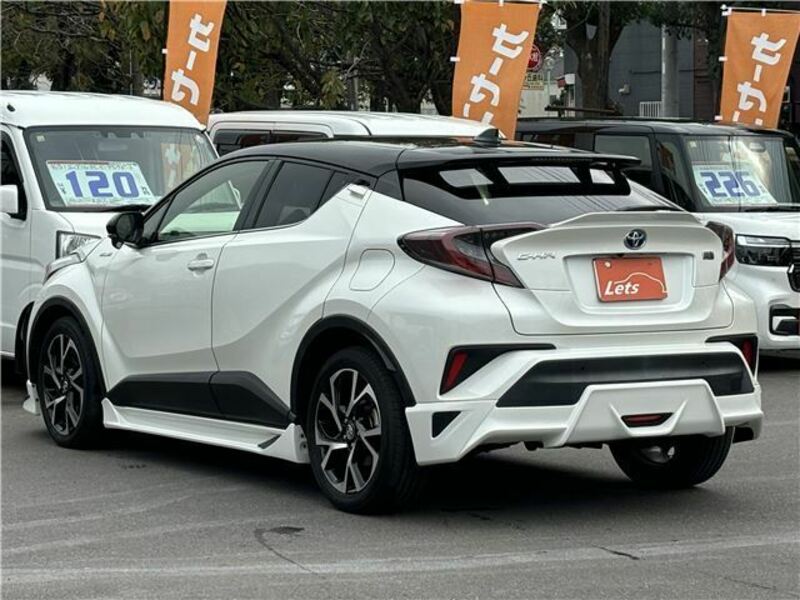 C-HR-11