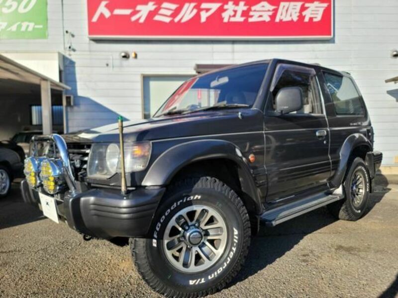 MITSUBISHI　PAJERO