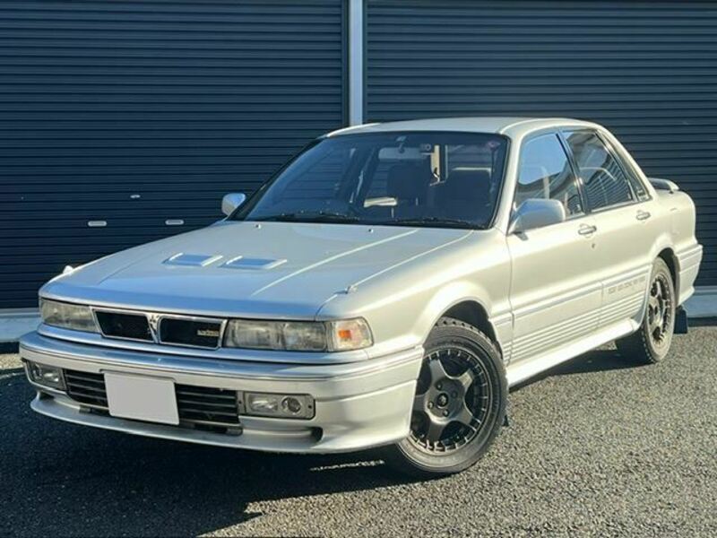 MITSUBISHI　GALANT