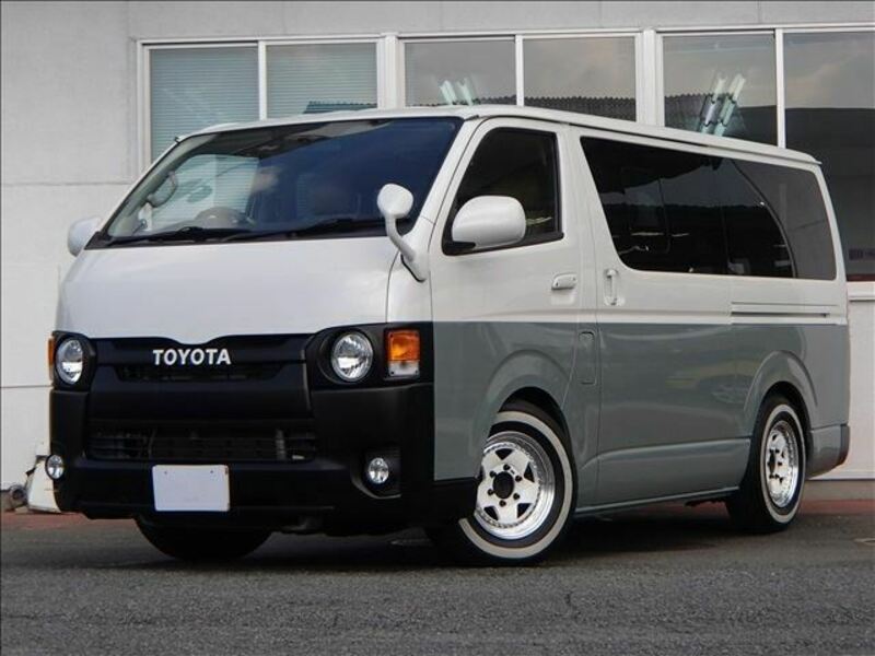 TOYOTA　HIACE