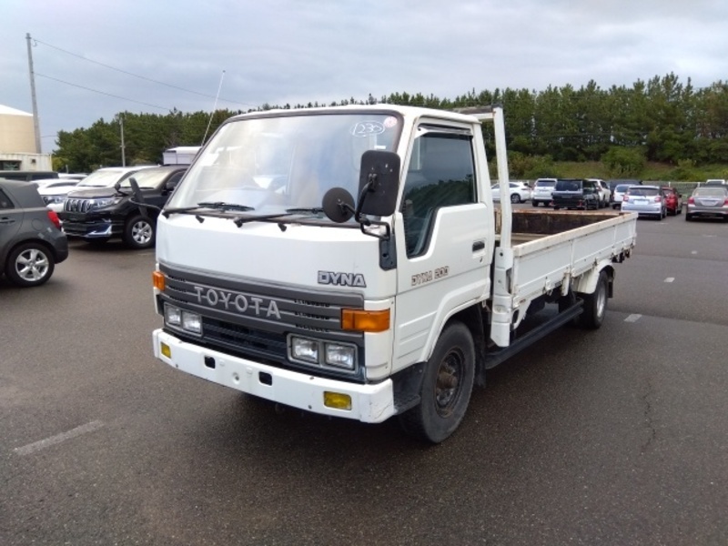 TOYOTA DYNA