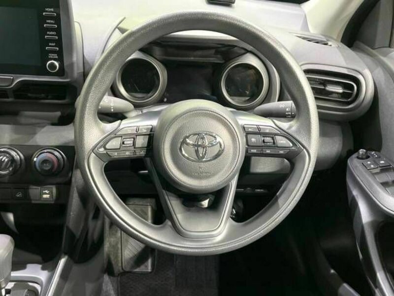 YARIS CROSS-11