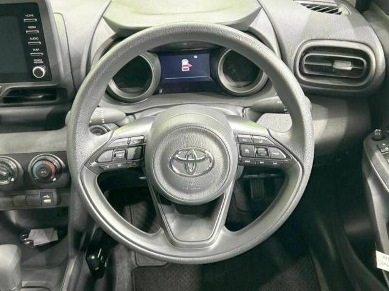 YARIS CROSS-11