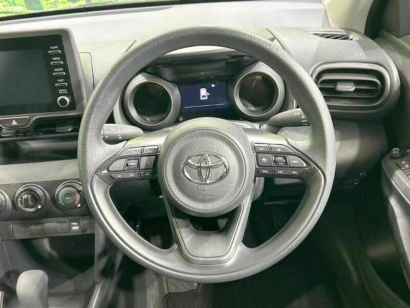 YARIS CROSS-11