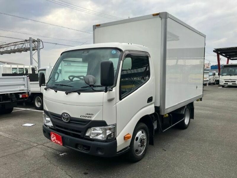 TOYOTA　DYNA