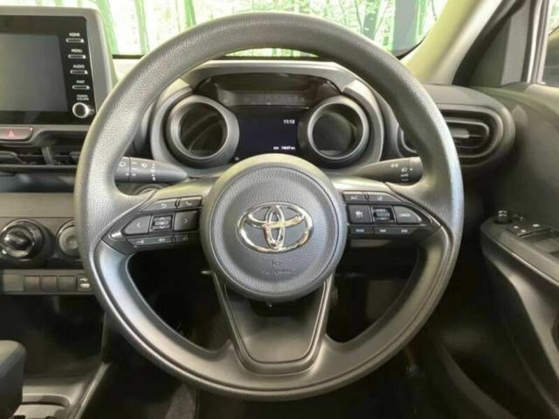 YARIS CROSS-11