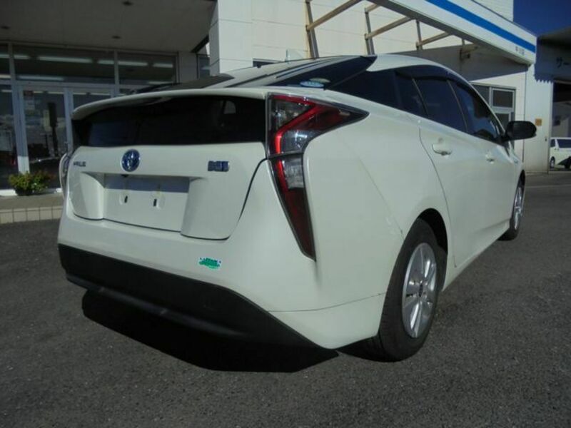 PRIUS-3