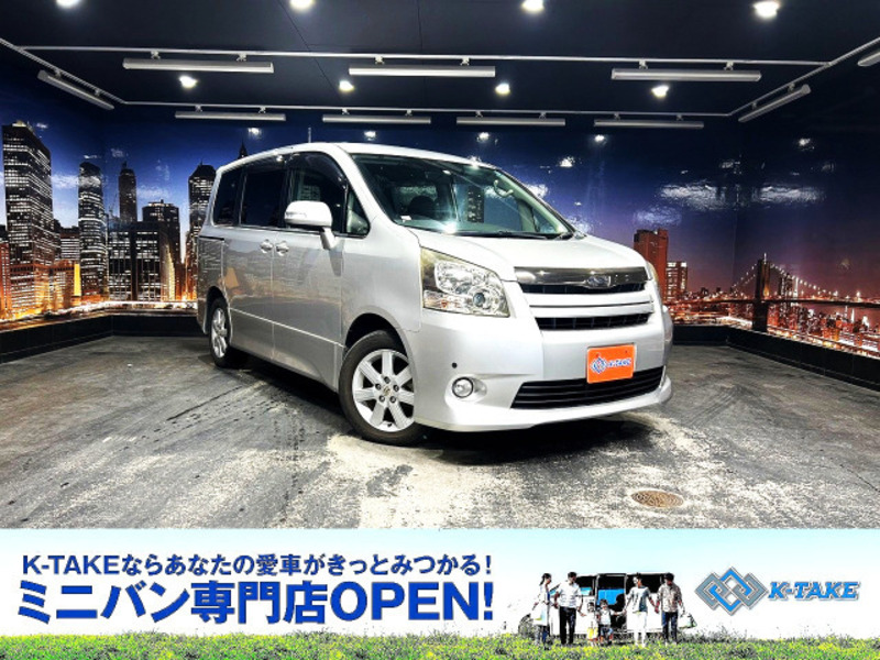 TOYOTA　NOAH