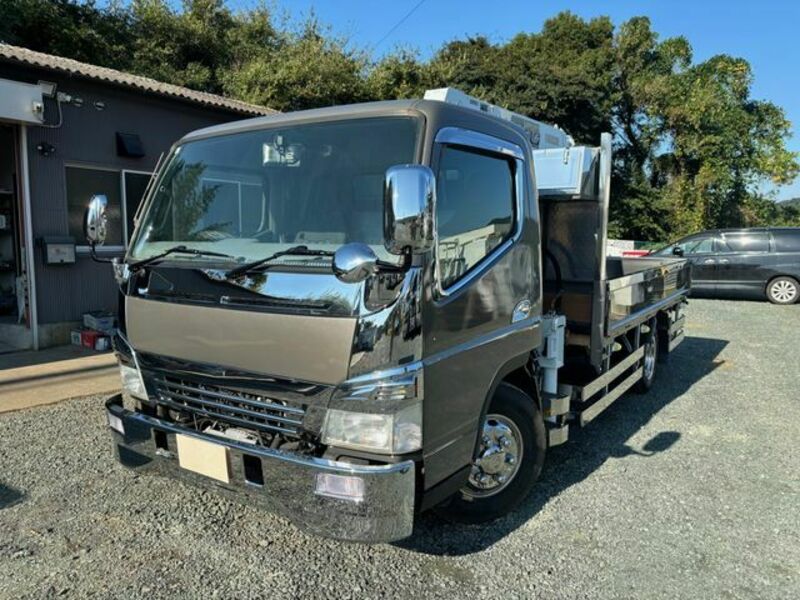 MITSUBISHI　CANTER